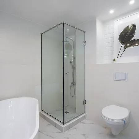 Stylish 2bdr Magheru Apartment