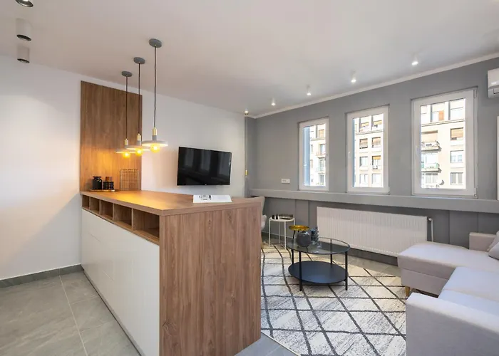 Stylish 2bdr Magheru Apartment